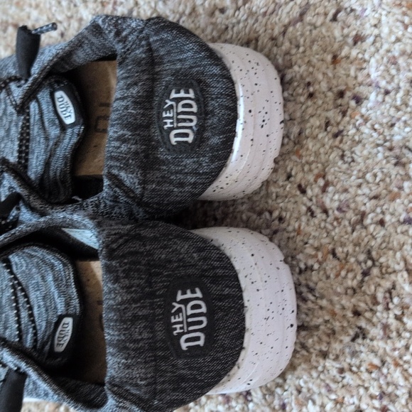 Hey Dude Casual Shoes Sz 7 - Picture 4 of 11